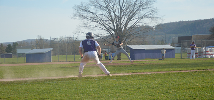 BASEBALL: Norwich falls to Forks
